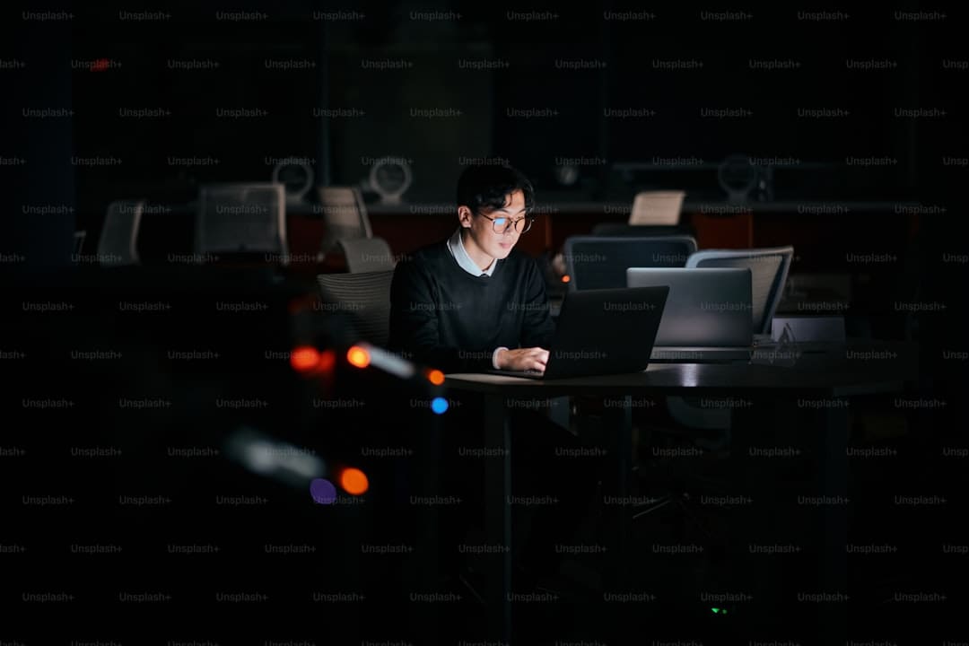 https://j.rednet.cn/images/qr-shike1.png